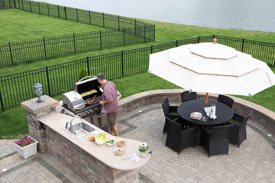 4 Must-Haves in Your Outdoor Kitchen Design